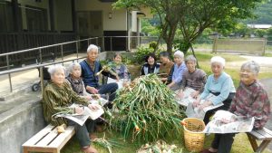 かじかの里　５月玉ねぎ収穫 (2)